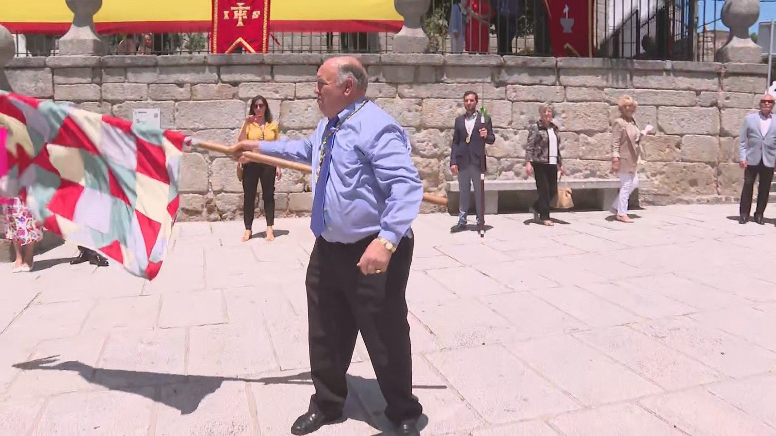 Valdemorillo celebra el Corpus con el baile de la bandera