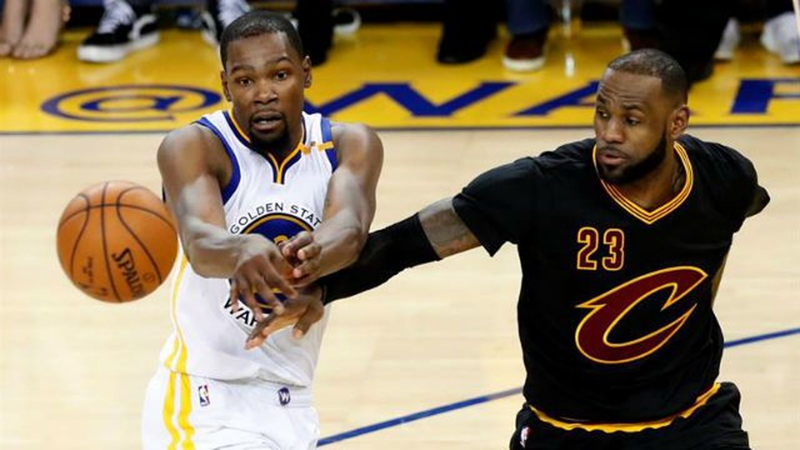132-113 (2-0). Curry y Durant aplastan a los Cavaliers