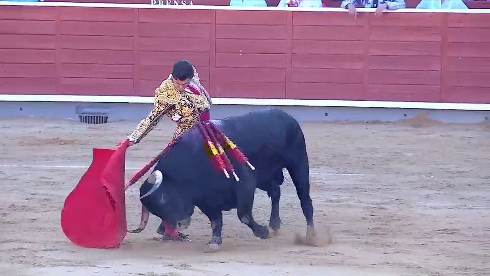 Revive la faena de Morante con su primer toro en Albacete