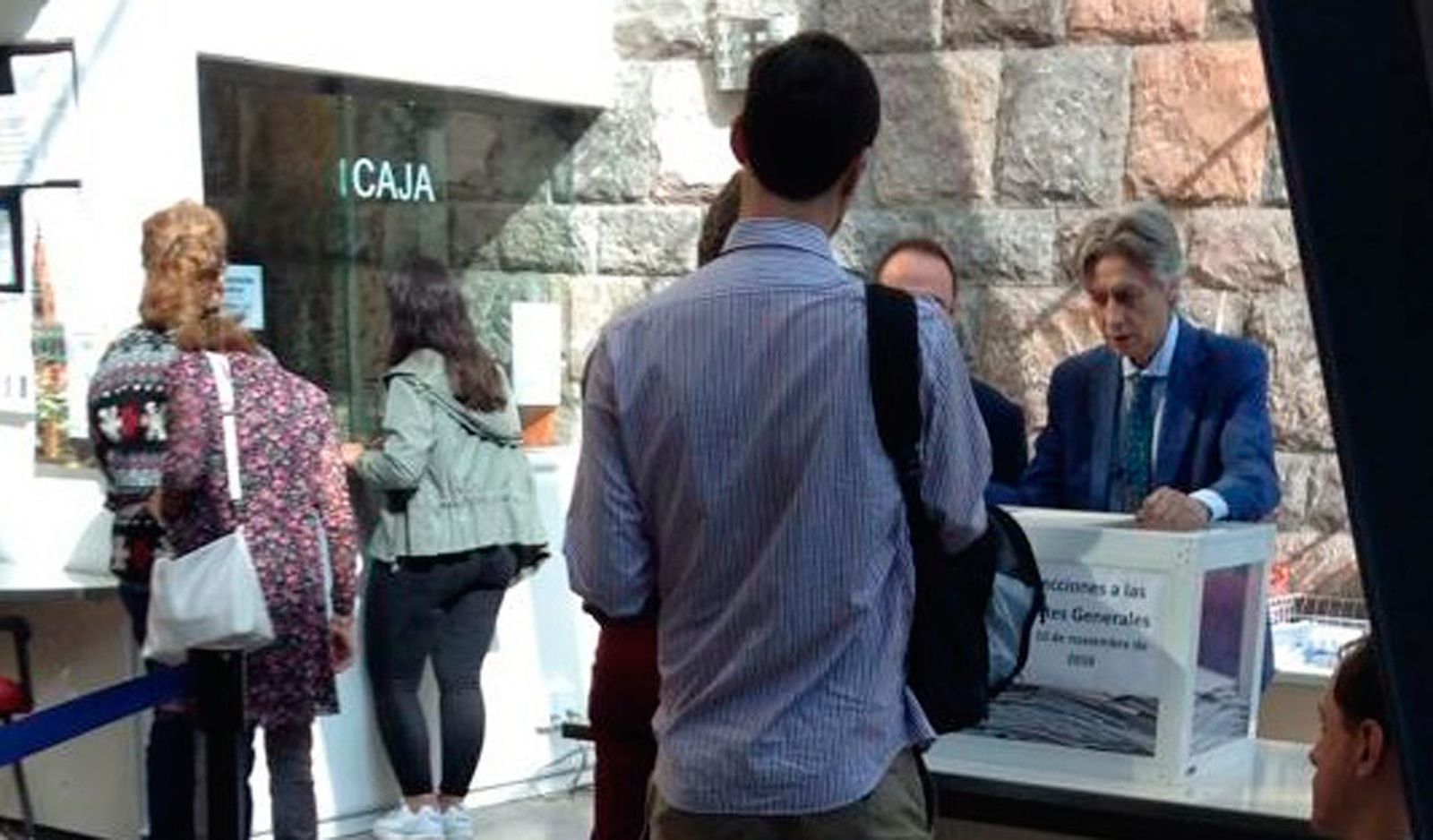 Centro de votación en la Embajada de España en México para los inscritos en el CERA (imagen de archivo)