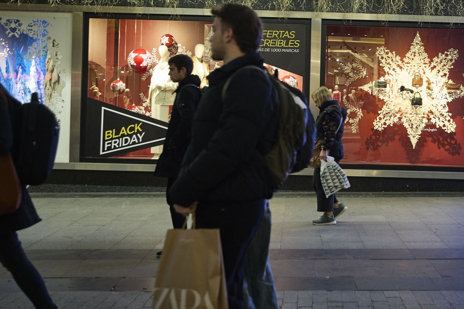 Obsesión por comprar: el Black Friday o el Ciber Monday son un riesgo para los adictos a las compras