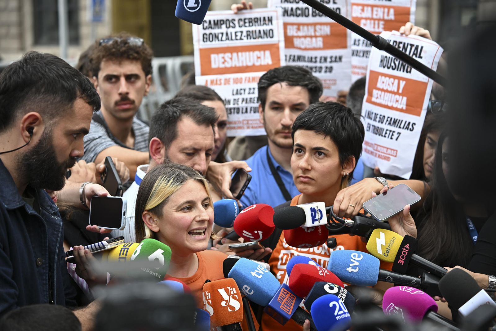 Las portavoces del Sindicato de Inquilinas Valeria Racu (i) y Alicia del Río (d)