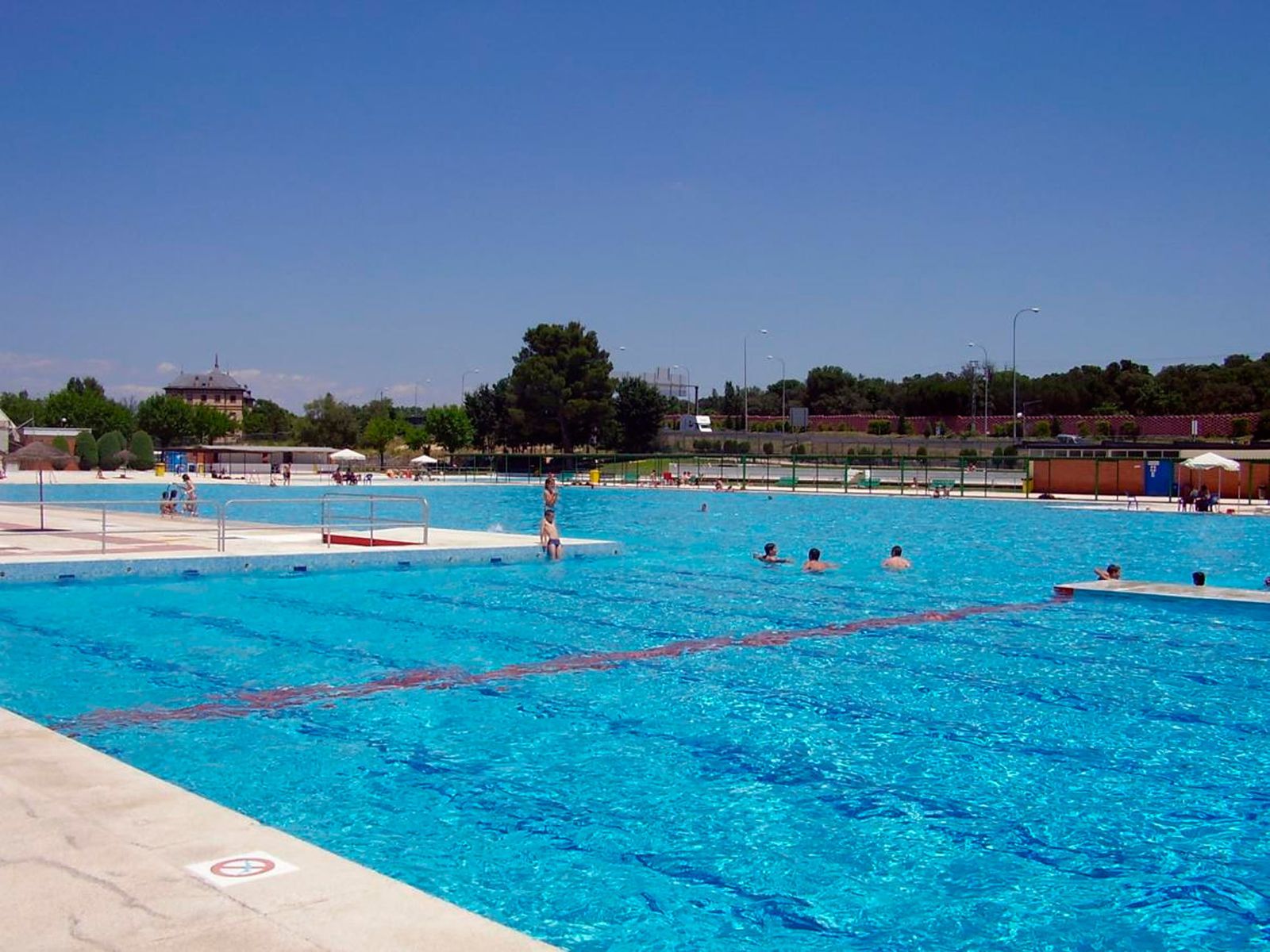 Grave un joven de 19 años al sufrir un ahogamiento en las piscinas de Puerta de Hierro