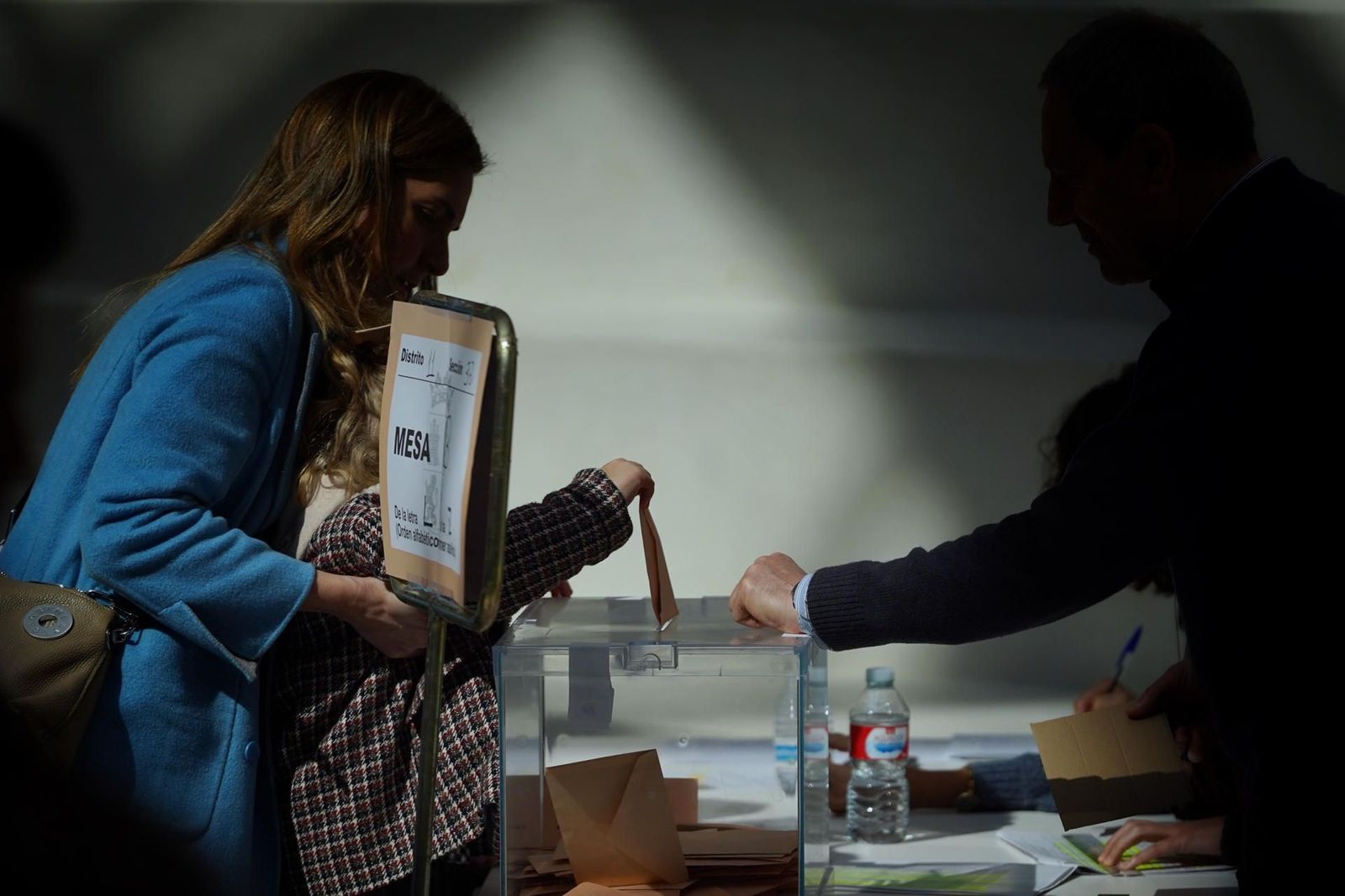 La participación en las elecciones en Castilla y León alcanza el 53,18% a las 18.00 horas: 1,5 puntos más