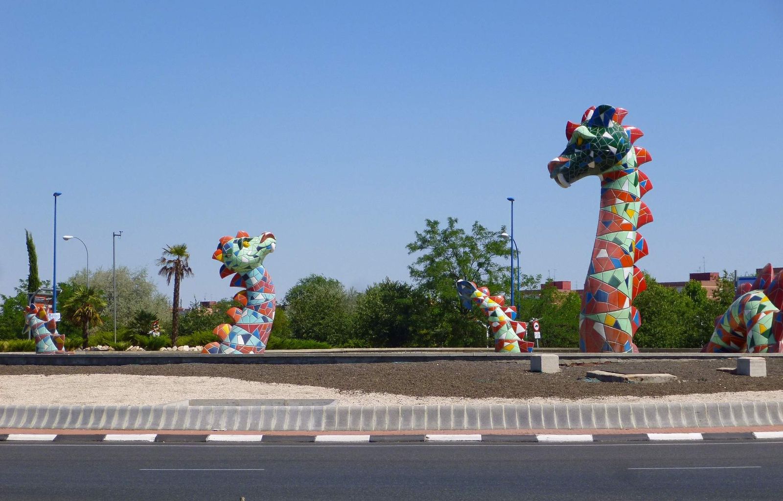Escultura de 'Nensi' en Leganés Norte , de dEmo