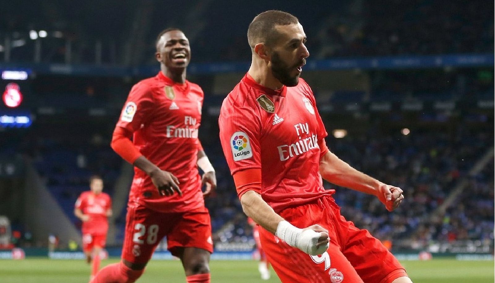 Primer trallazo de Benzemá al rebote de Modrik (0-1)
