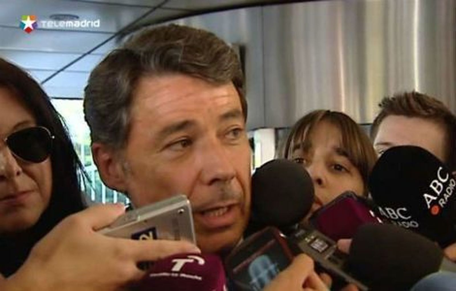 Cospedal: Ignacio González tiene el respaldo absoluto de la dirección del PP
