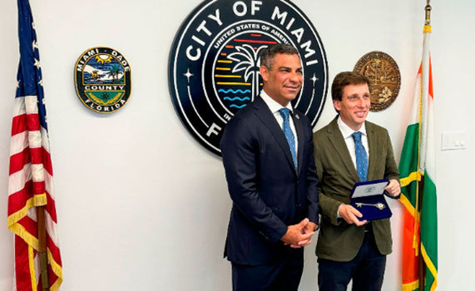 José Luis Martínez-Almeida  en Miami con Francis Suarez