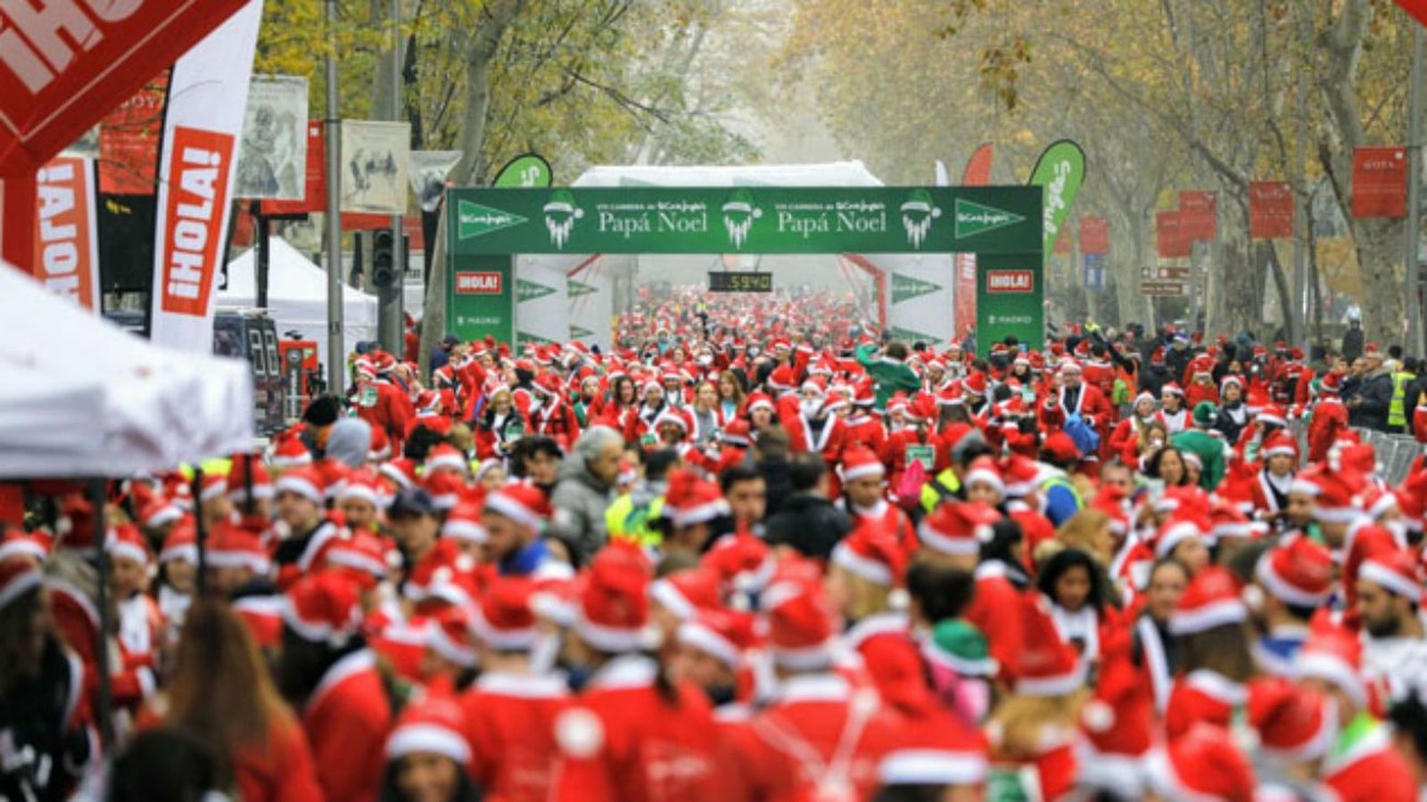 Más de 6.000 papá noeles y elfos participan en la carrera de Papá Noel