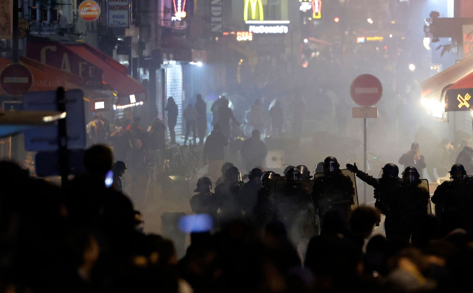 Continúan las protestas en Francia por el retraso de la edad de jubilación a los 64 años