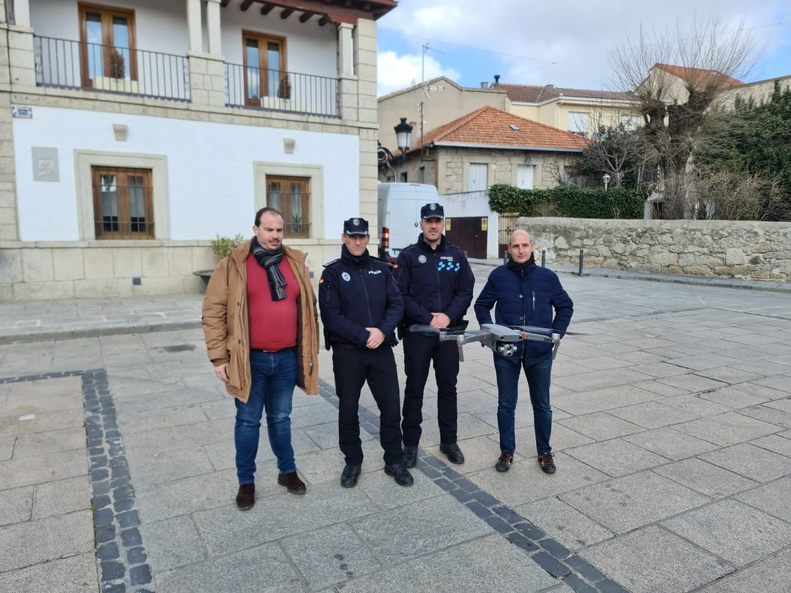 Demostración del nuevo dron de la Policía Local de Los Molinos