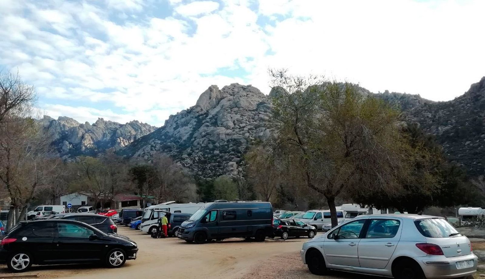 El aparcamiento de La Pedriza