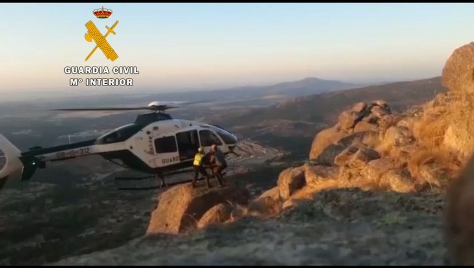 Muere un hombre que practicaba parapente al precipitarse en el Pico Mondalindo