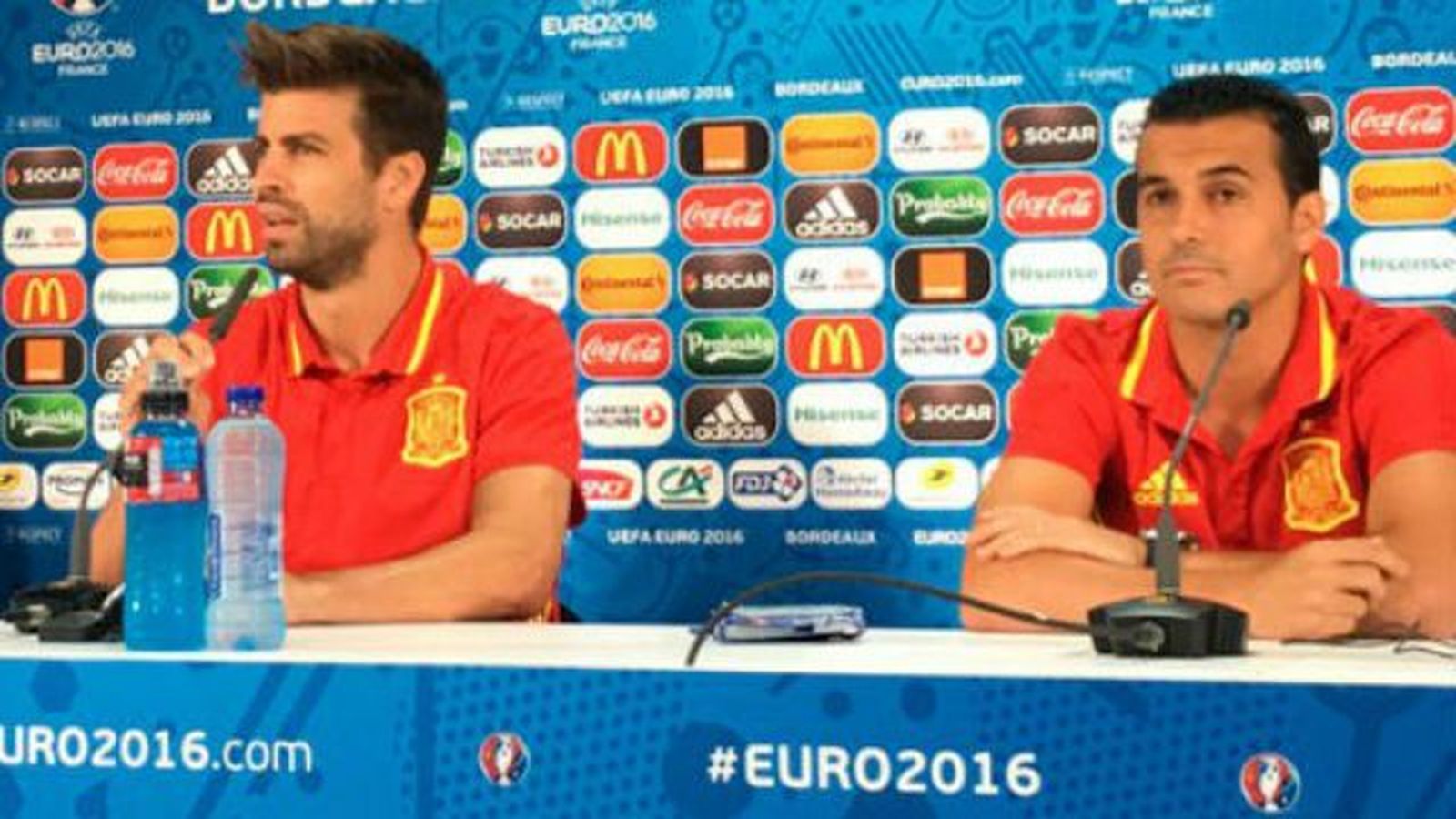Piqué: "Los periodistas os aburrís y tomáis lo de Pedro como si fuera la rehostia"