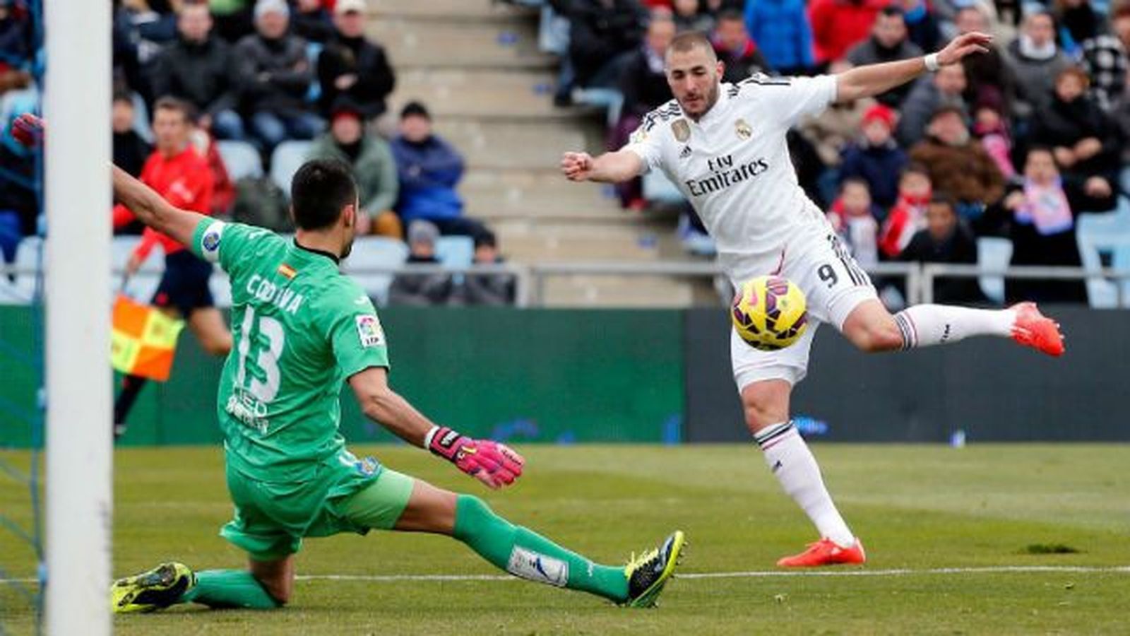 Benzema, Messi y Manucho, protagonistas de la jornada