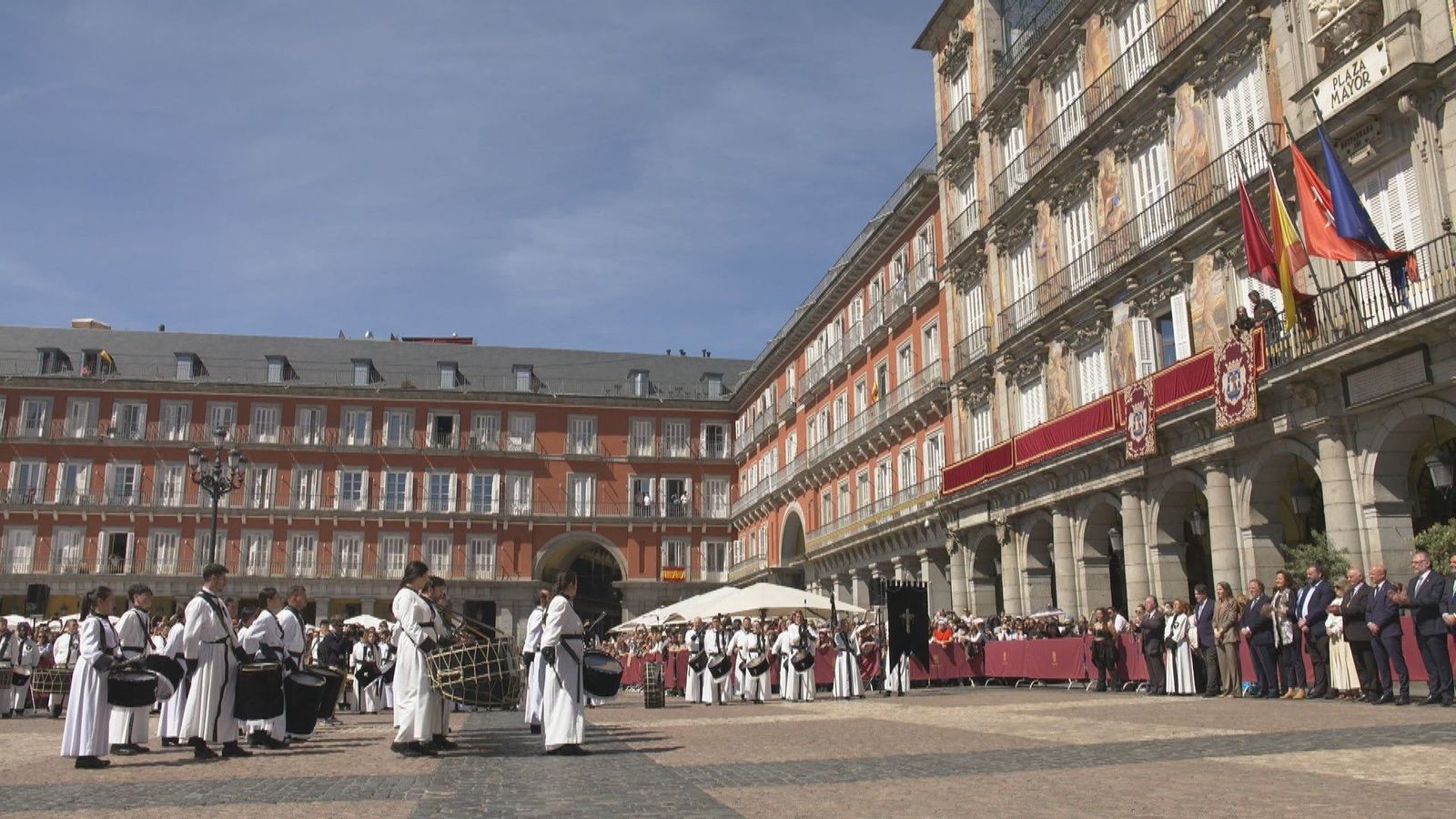 Así se ha vivido la Tamborrada de Resurrección en la Plaza Mayor