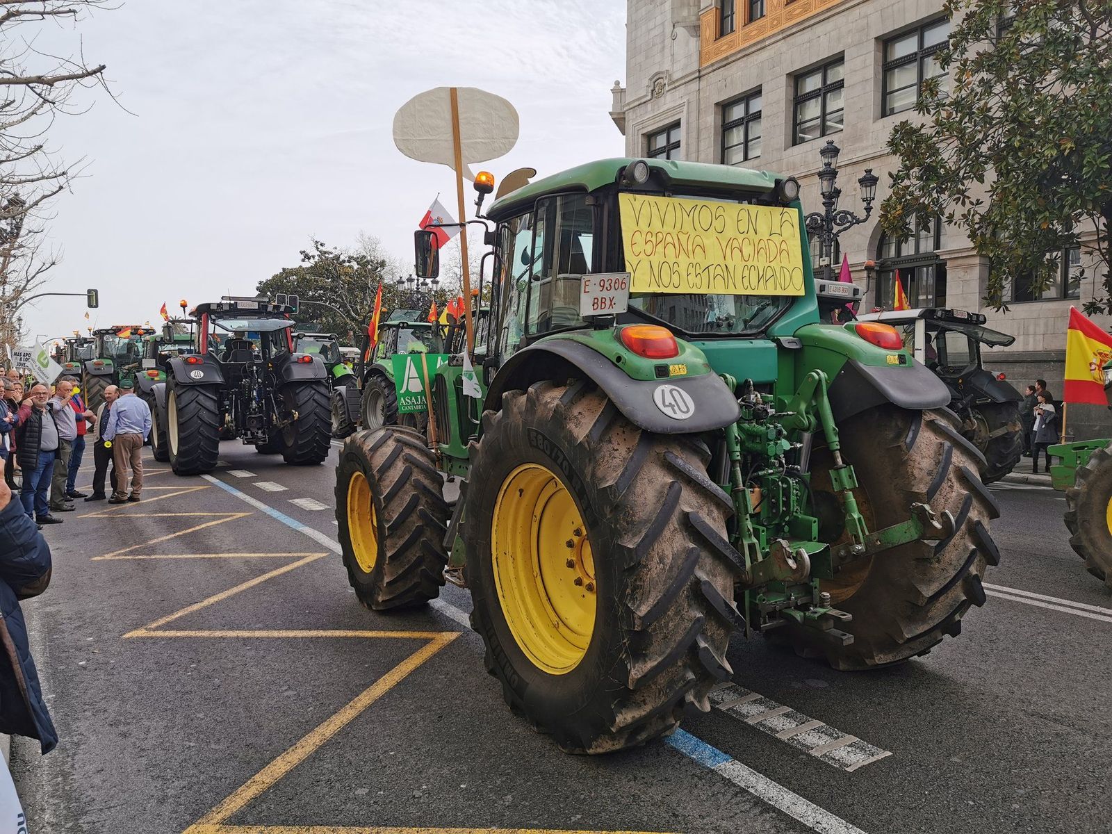 Histórica tractorada en Santander y León