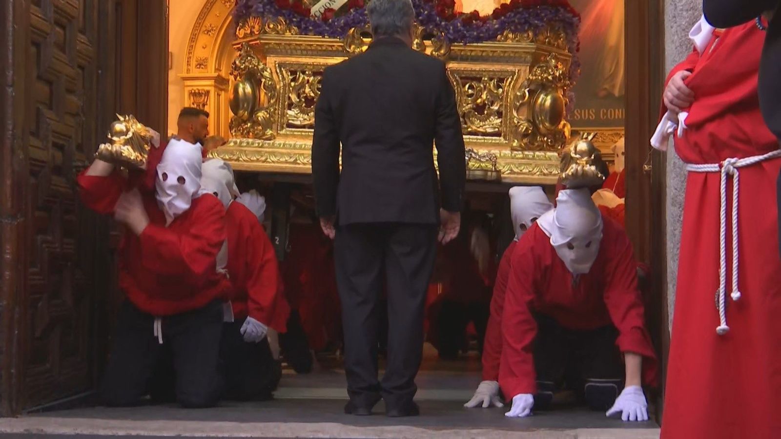 Semana Santa de Alcalá de Henares: Salida del Cristo Atado a la Columna