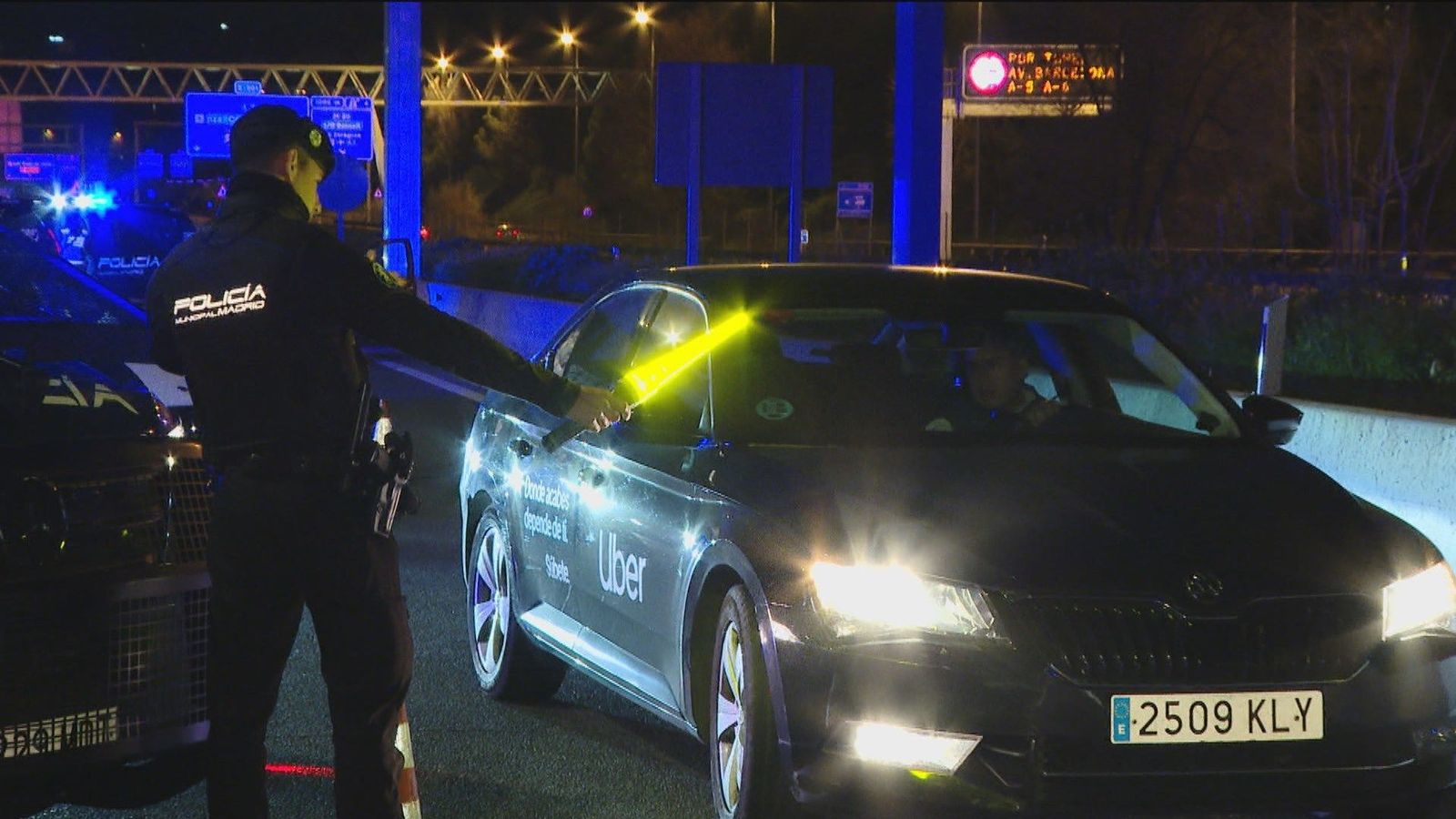 Acompañamos a la Policía en un control nocturno de alcohol y drogas, con varios positivos