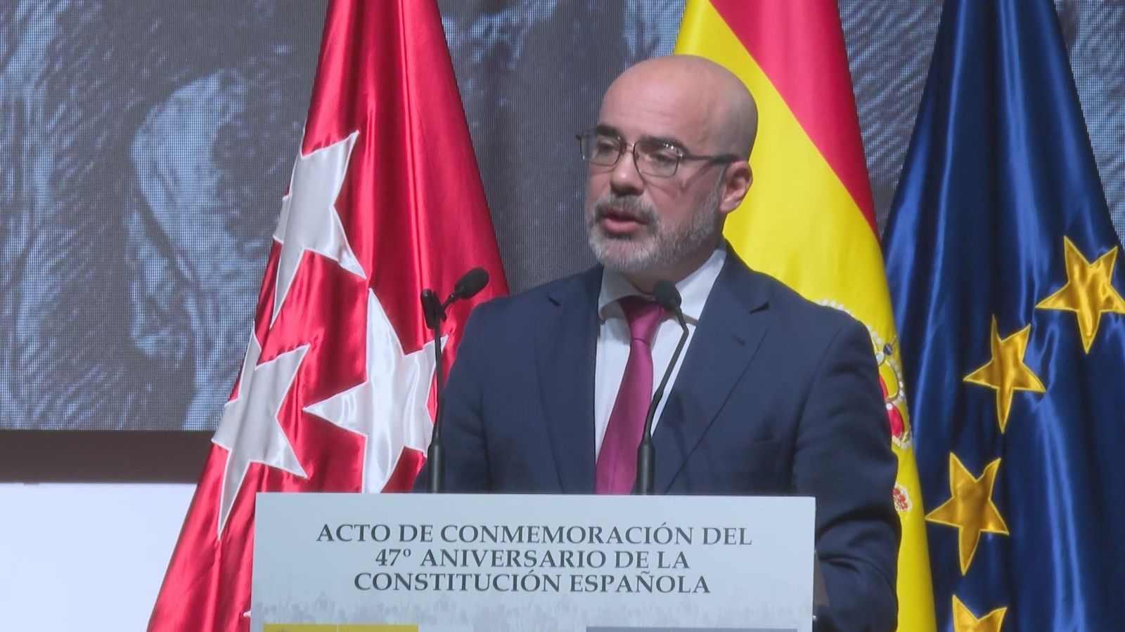El delegado del Gobierno carga contra una Ayuso "insumisa" ante la ley y quienes "quebrantan" la Constitución