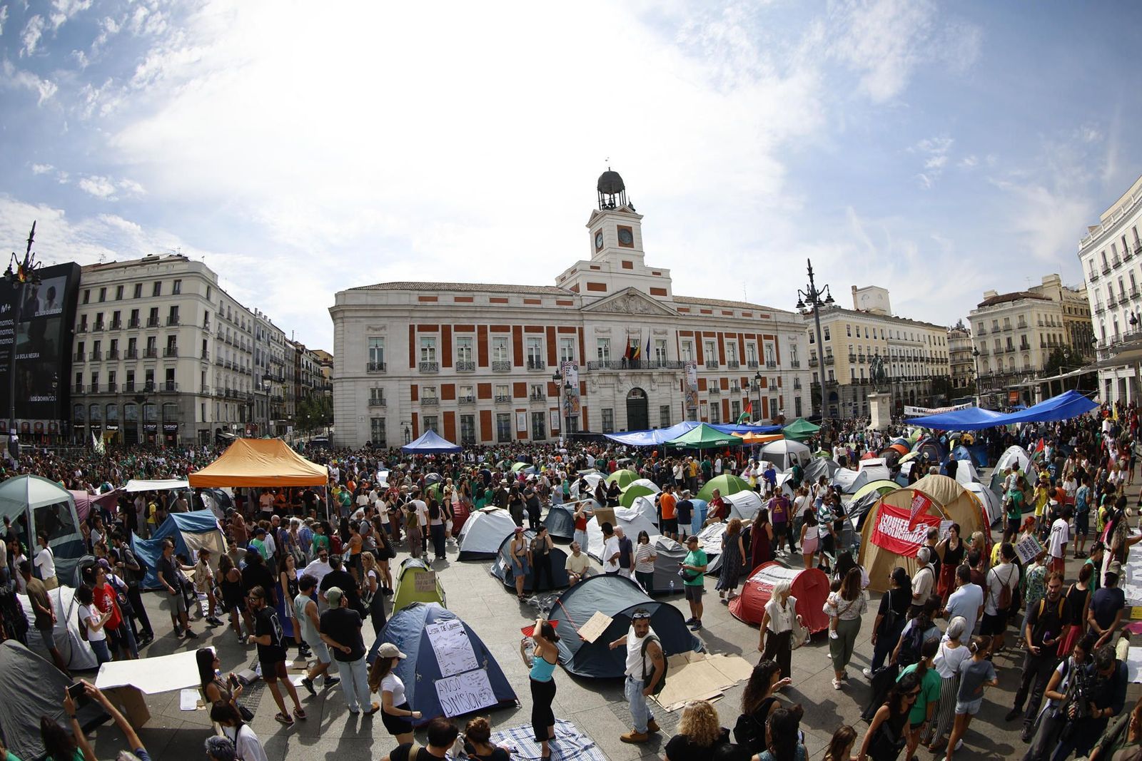 El Sindicato de Inquilinas mantiene la acampada y exige a Sánchez contratos de alquiler indefinidos