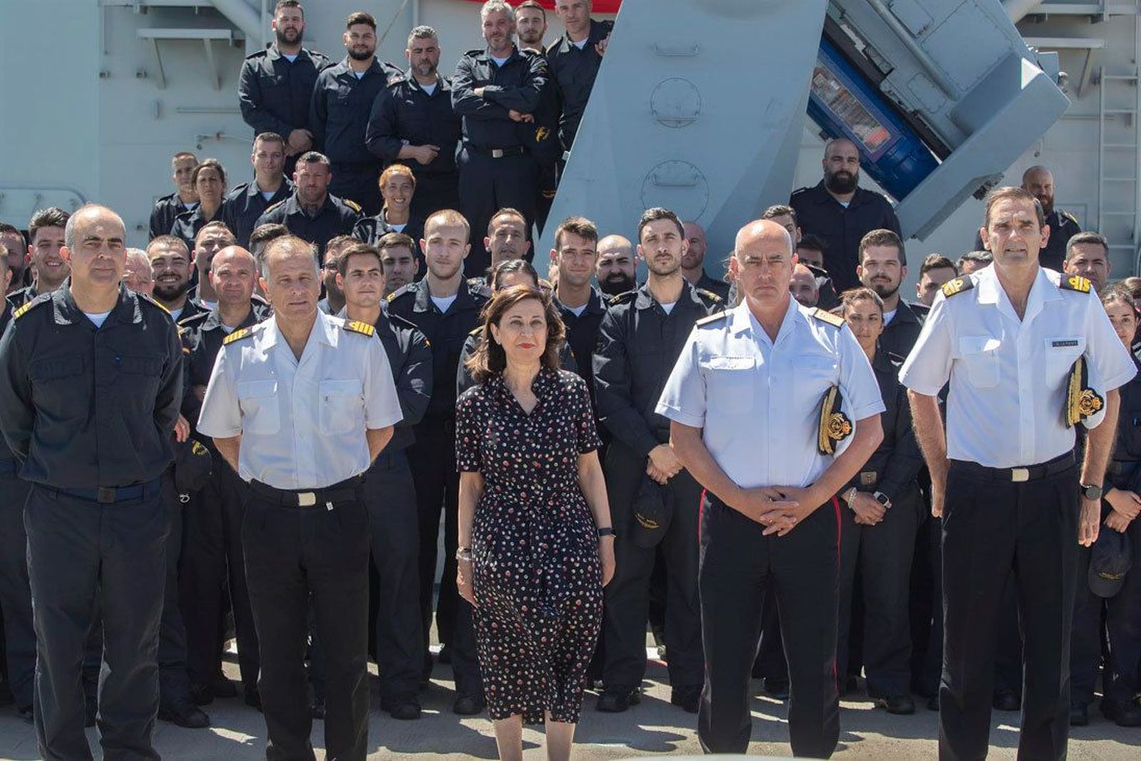 Robles visita en Rota la fragata ‘Reina Sofía’ antes de su despliegue en el Mediterráneo en la misión 'Sea Guardian' de la OTAN