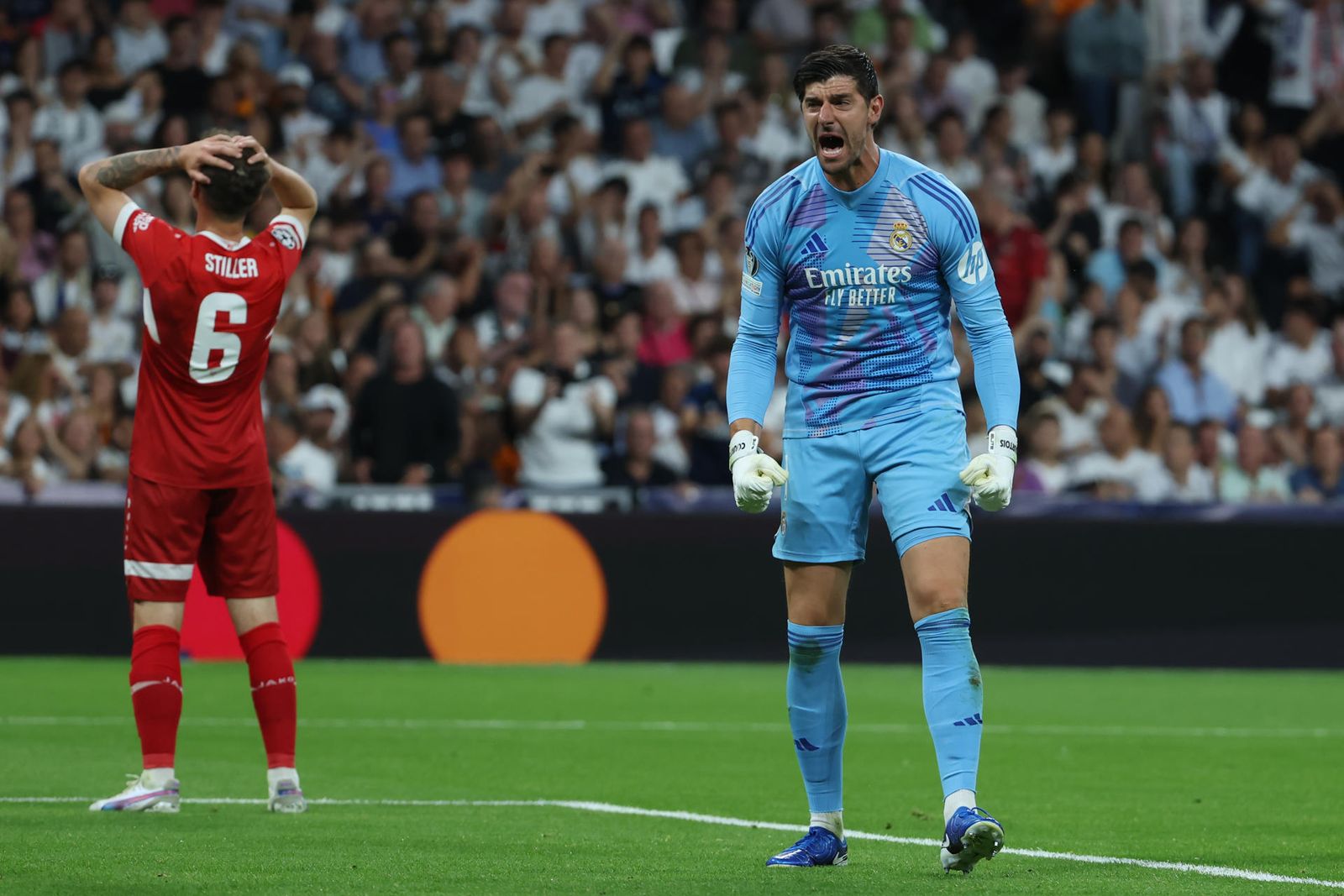 Courtois ante el Stuttgart