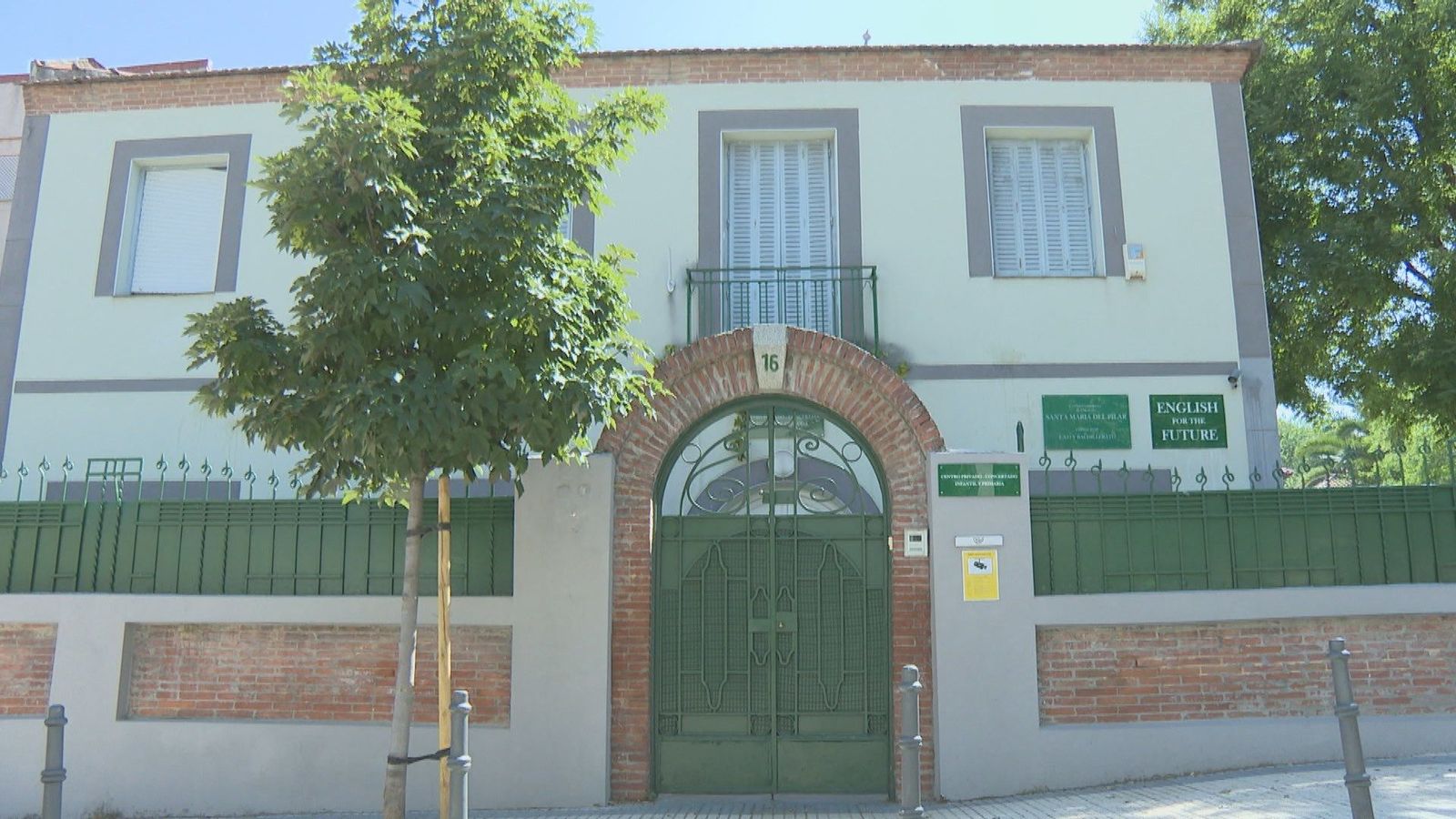 Un colegio de Retiro cierra por sorpresa tras 64 años y deja 'tirados' a un centenar de alumnos: "Lo han dejado morir para venderlo"