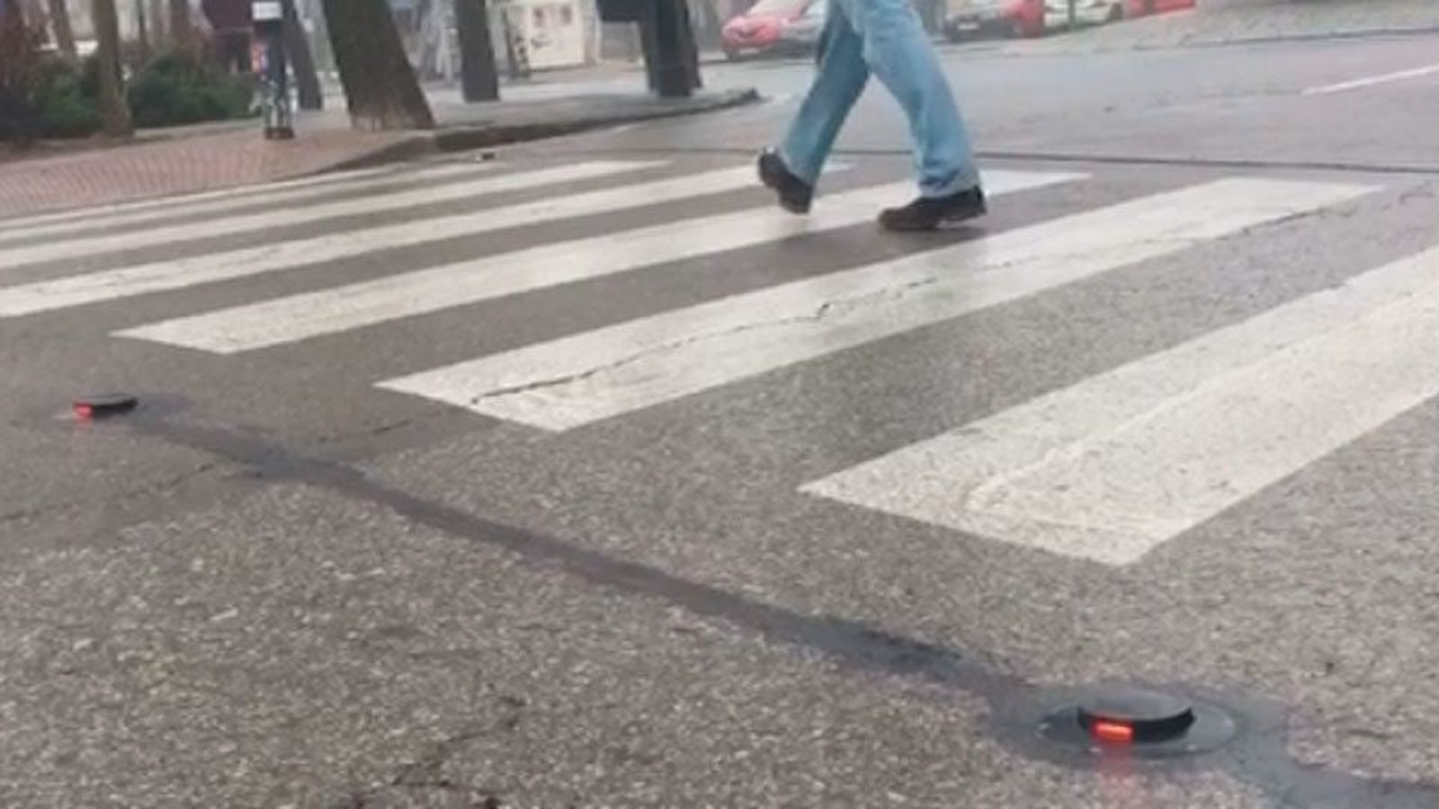 Brunete instala balizas emergentes con luz y sonido en pasos de peatones