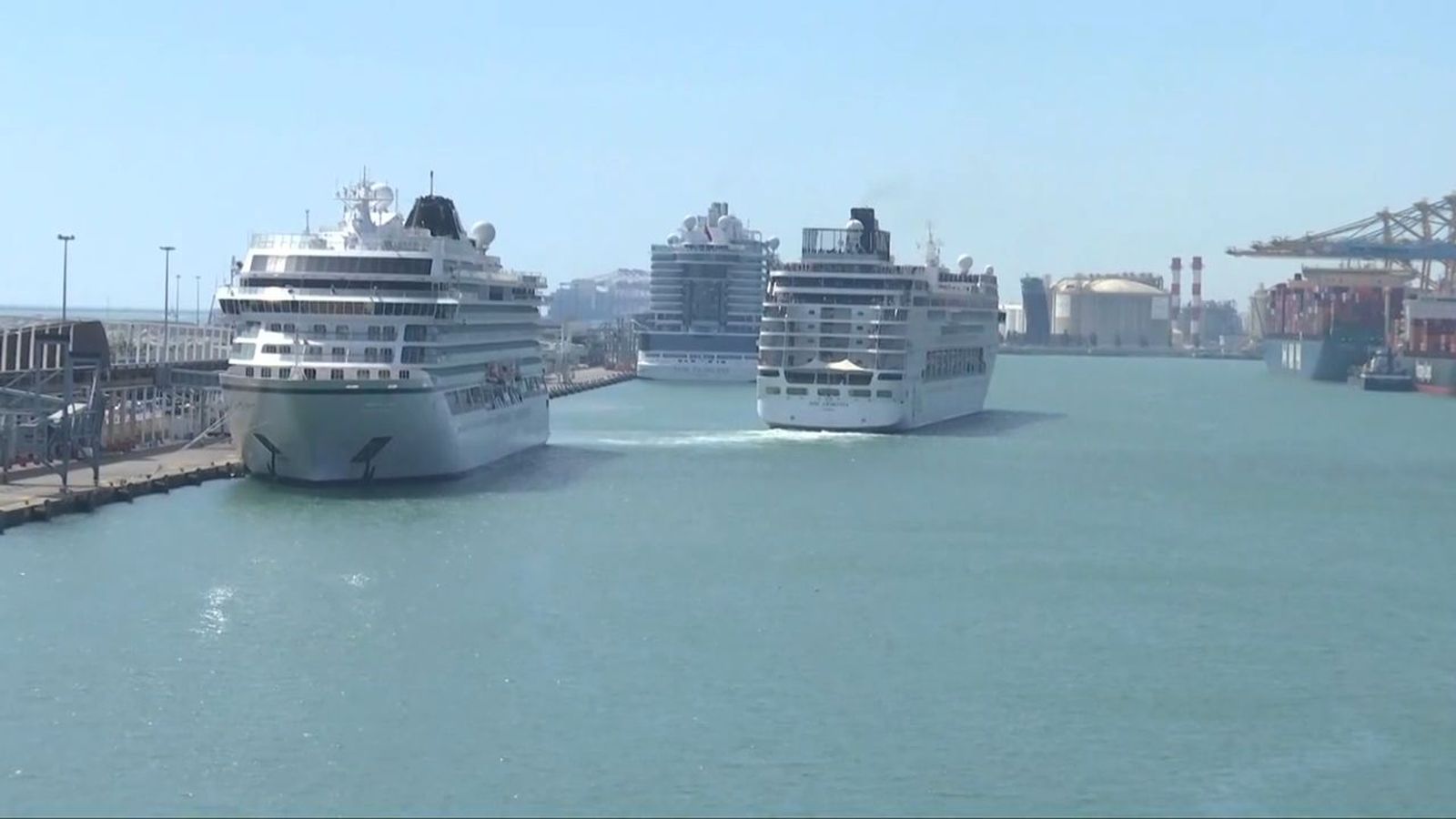 Crucero zarpa de Barcelona sin bolivianos por problemas de visado