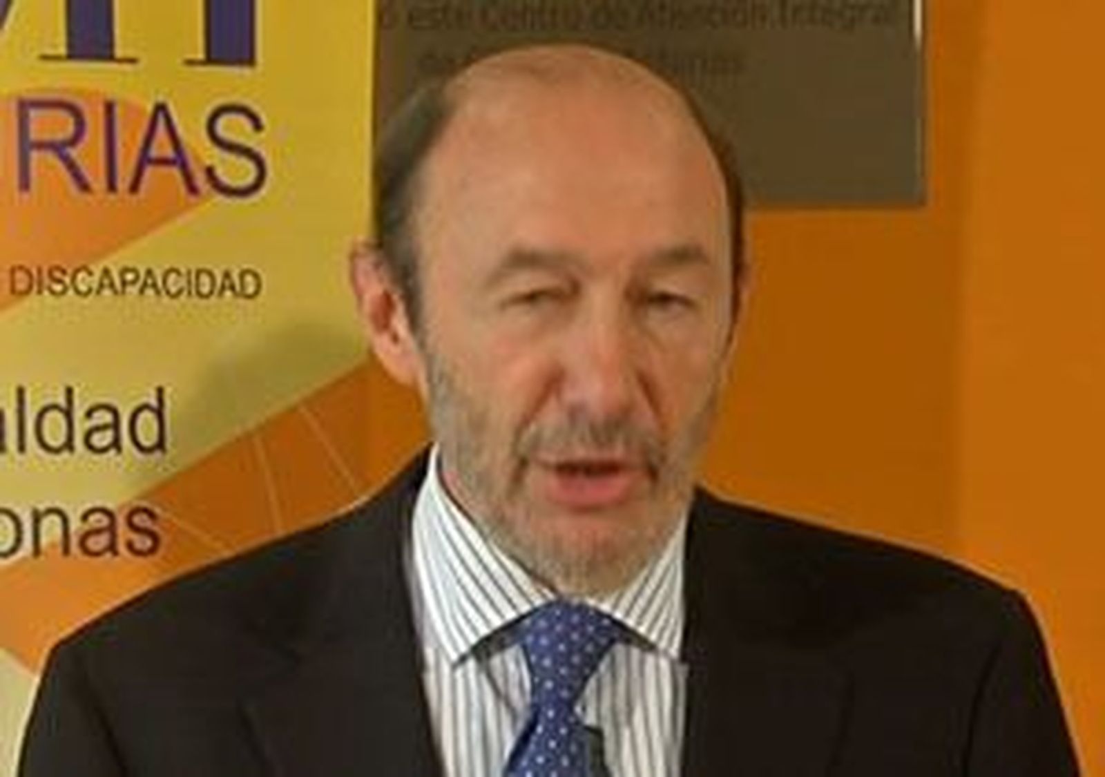 Rubalcaba: el PSOE estudia recurrir al Constitucional la no actualización de las pensiones