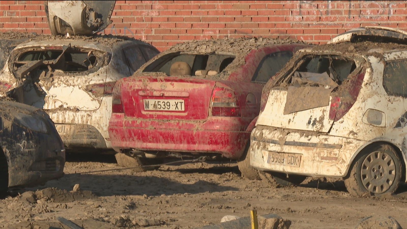 Casarrubios trata de recuperar la normalidad entre el barro y los destrozos