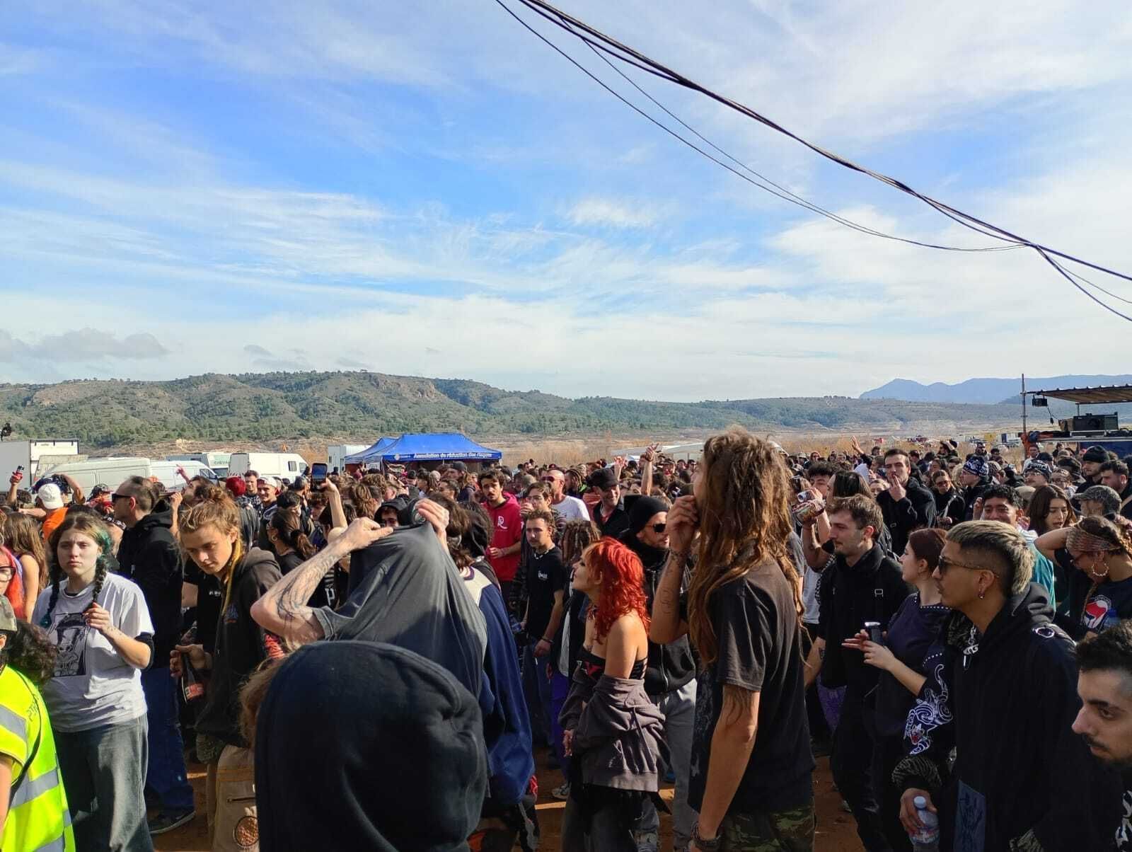 La fiesta rave ilegal de Albacete llega a su segundo día sin incidentes