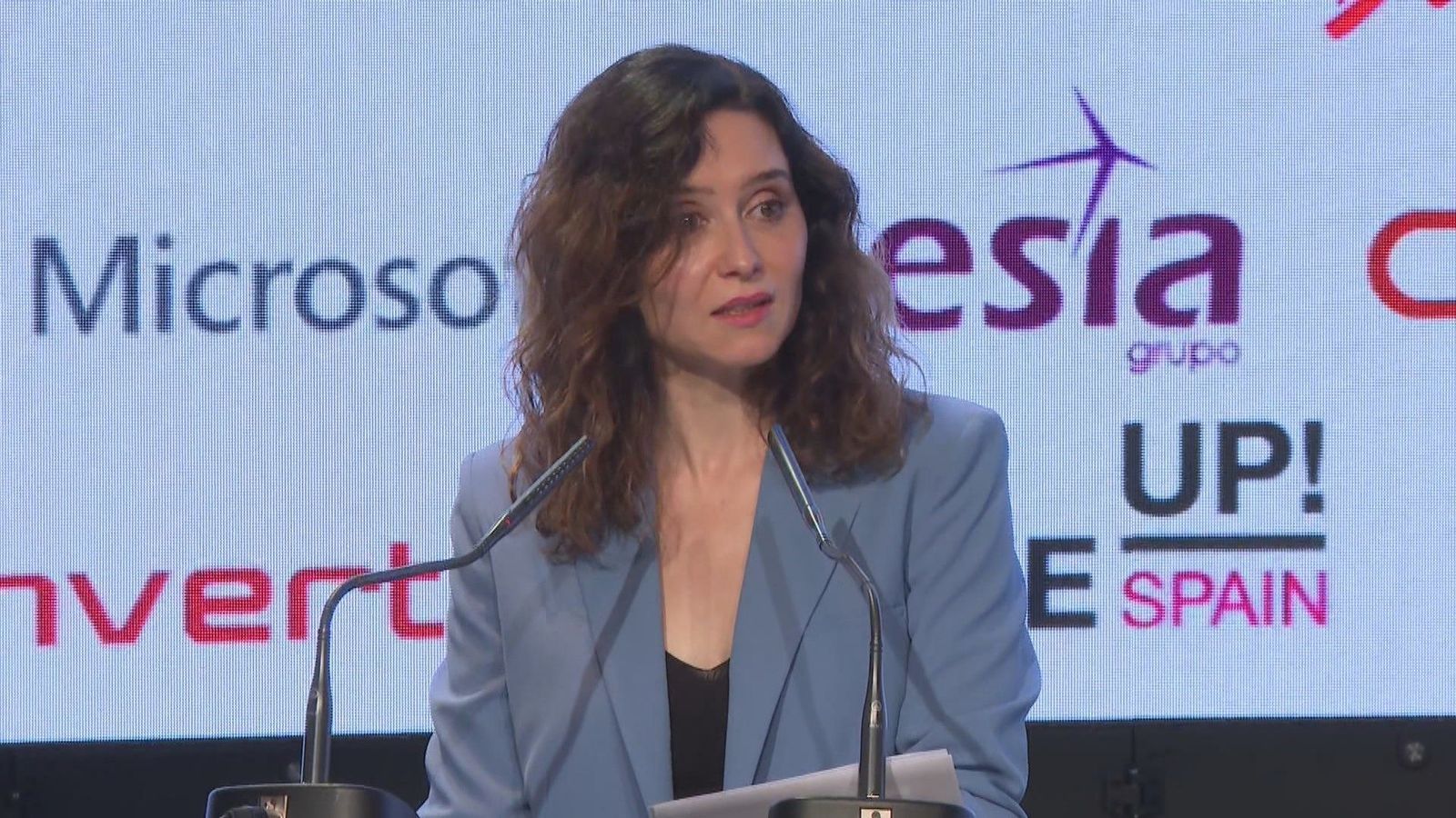 Ayuso critica "la política frentista" del Gobierno de Sánchez que hace "un daño incalculable a la economía"