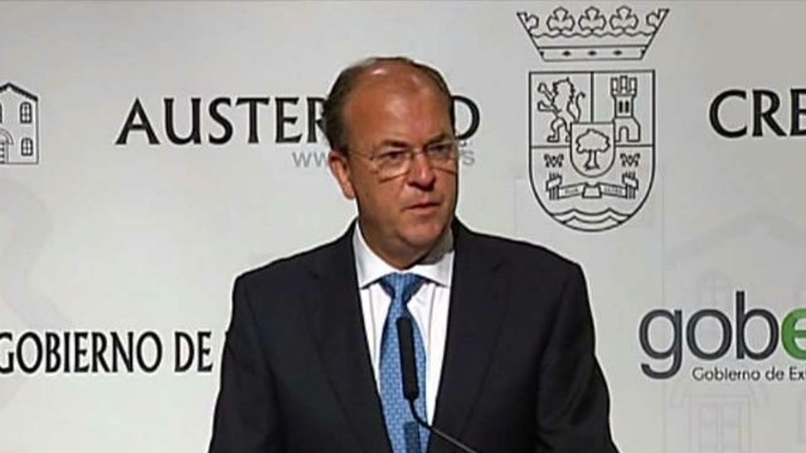 Monago asegura que hizo 16 viajes oficiales a Canarias y se pagó 22 privados