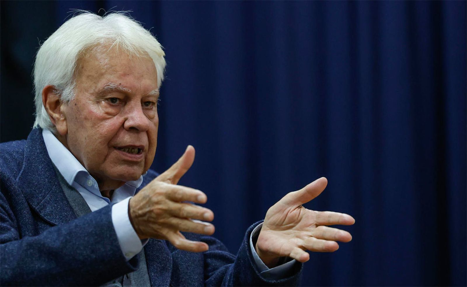 Felipe González sobre Sánchez: "Cada vez que uno trata de apoyarlo, éste cambia de posición"