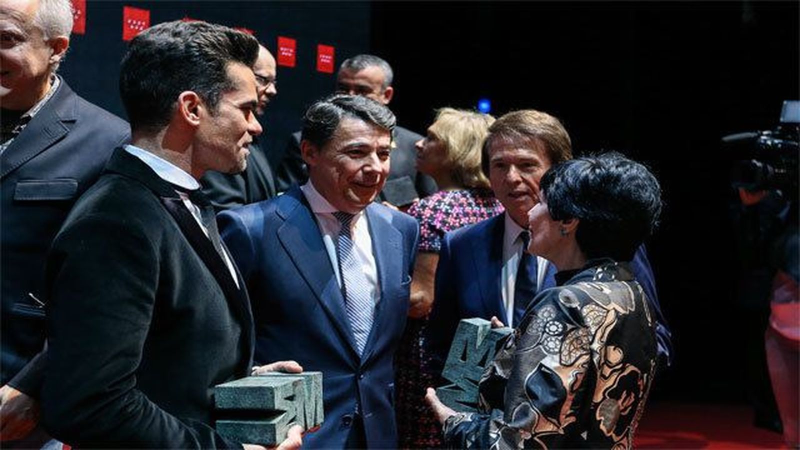 Raphael recibe el Premio Internacional  de las Artes de la Comunidad de Madrid