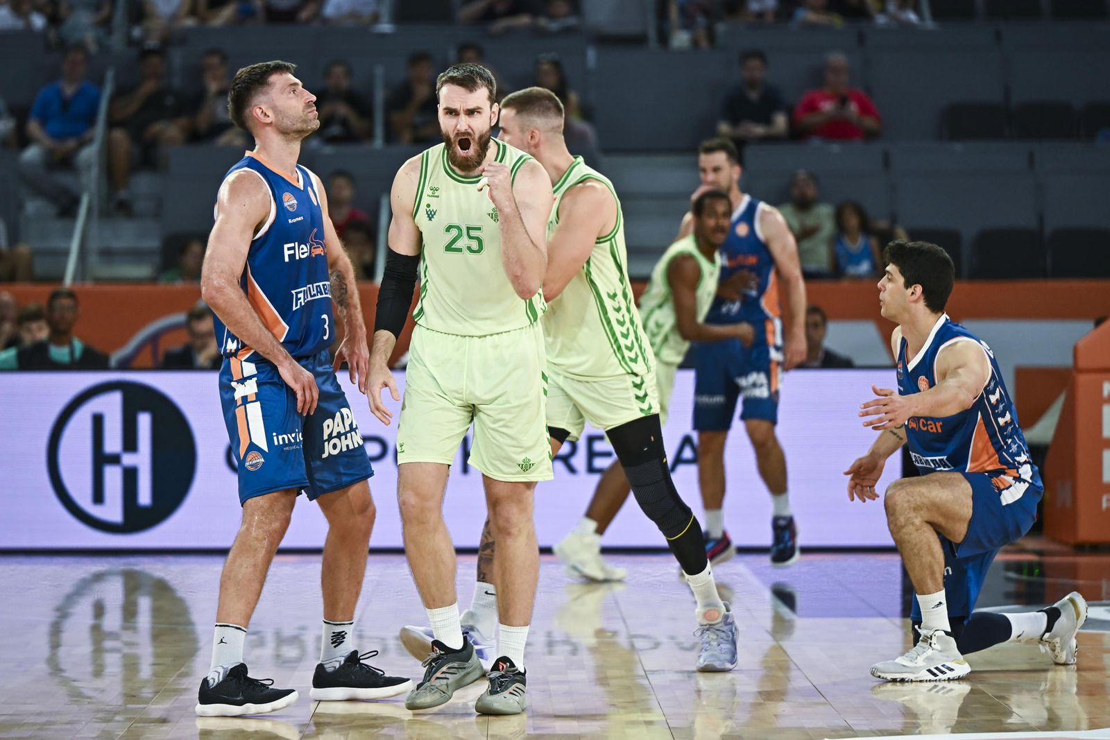 Imagen del play-off de ascenso a la ACB entre Fuenlabrada y Betis