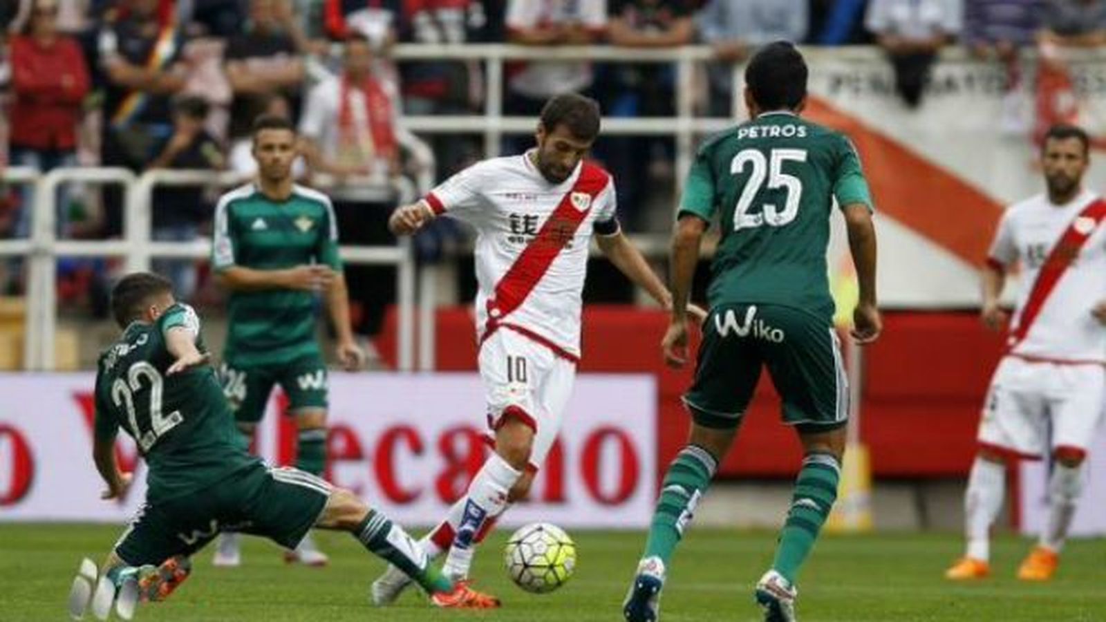 0-2. Los fallos en defensa condenan al Rayo ante el Betis