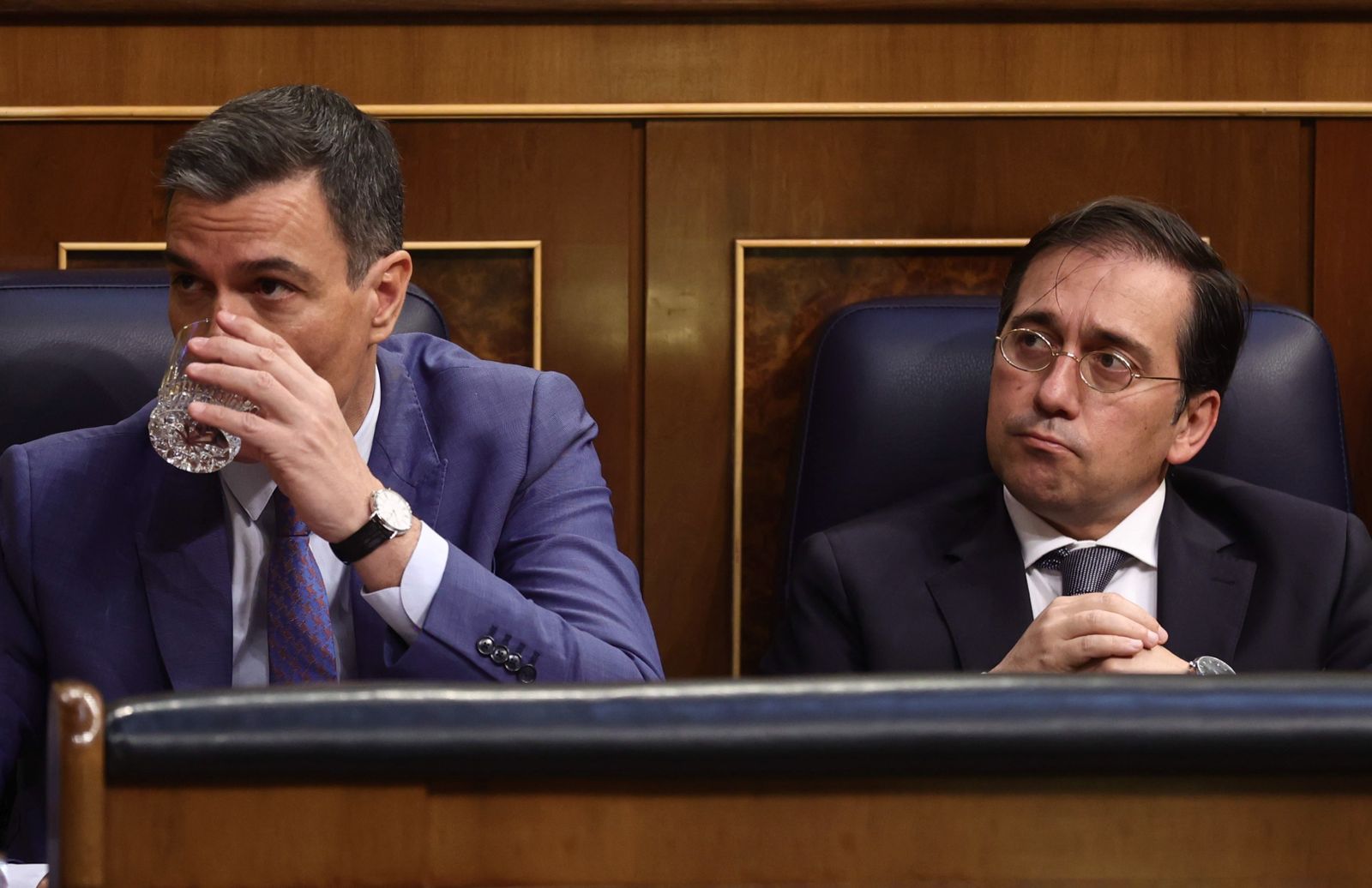 El presidente del Gobierno, Pedro Sánchez junto al ministro de Exteriores, José Manuel Albares