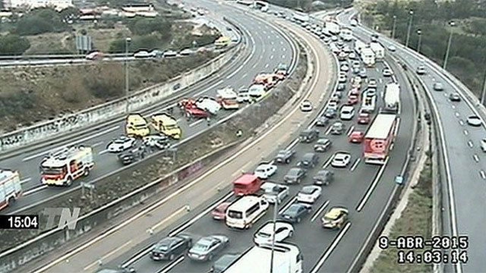 Tres heridos leves  en un accidente múltiple en la A-6