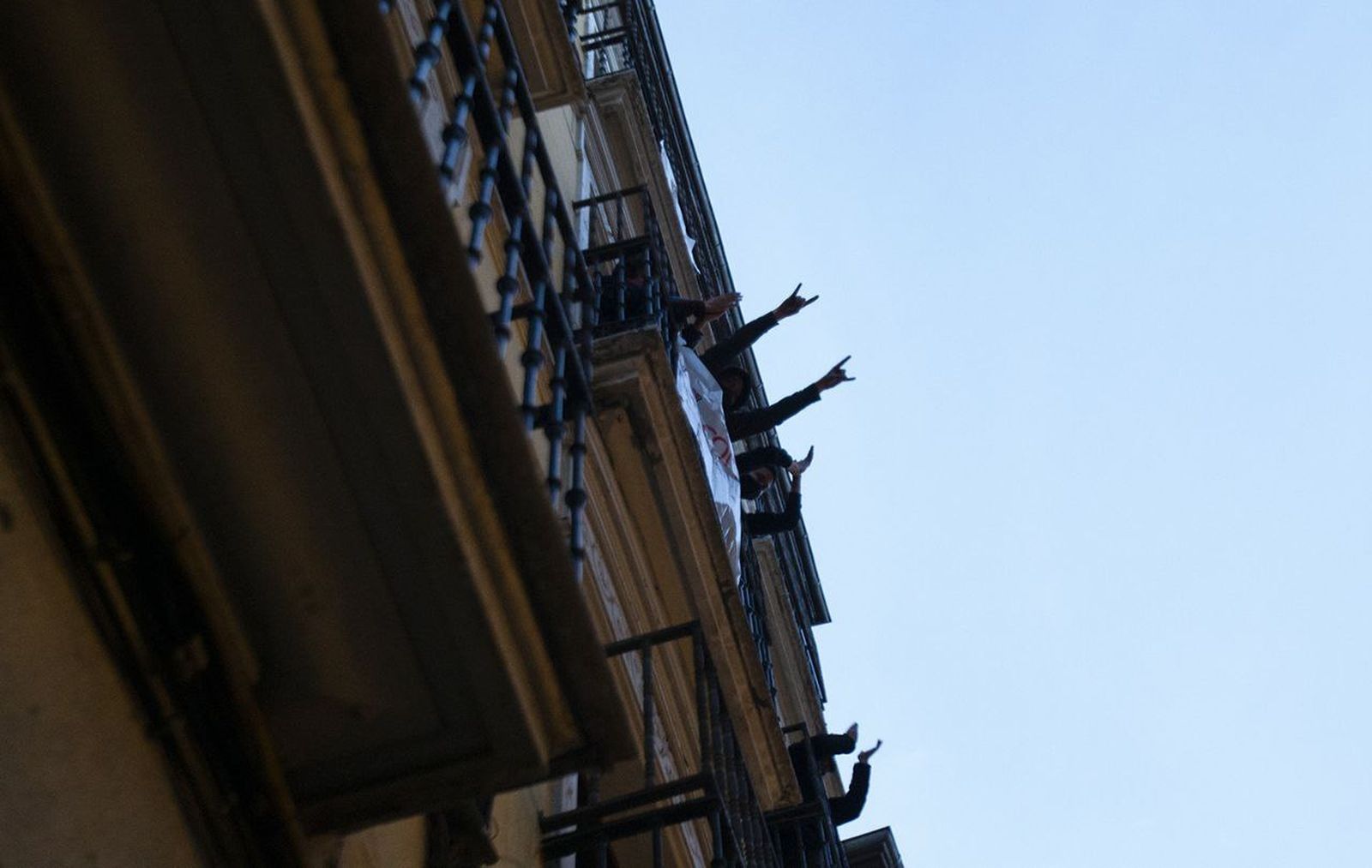 La Ingobernable quiere poner en marcha una oficina de derechos sociales en el edificio okupado del antiguo hostal Cantábrico
