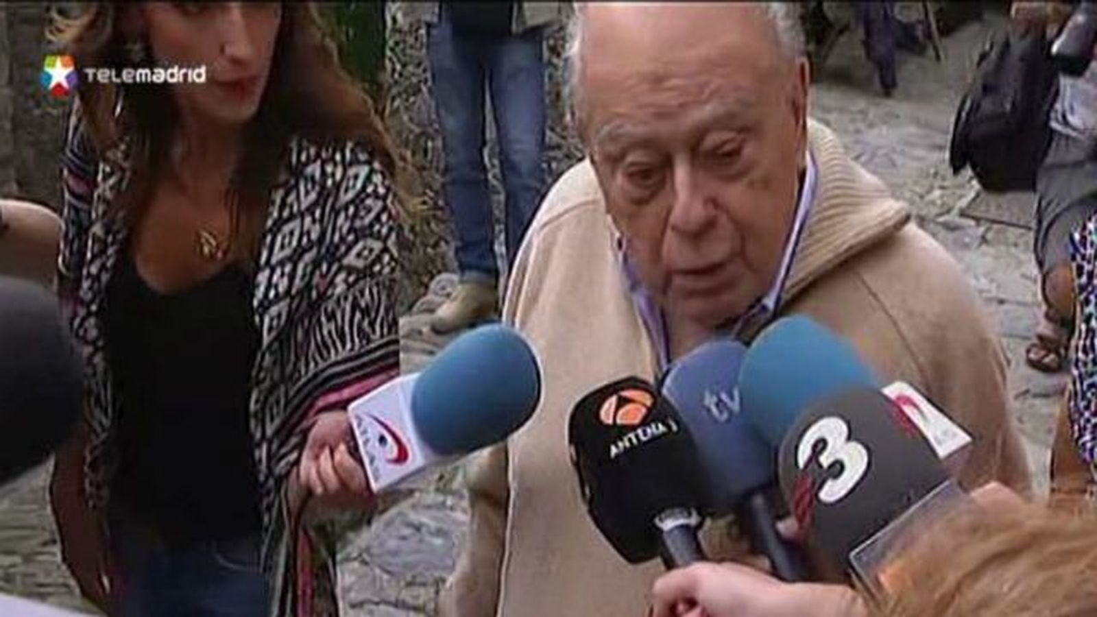 Pujol se pone a disposición de las "instancias jurídicas y tributarias"