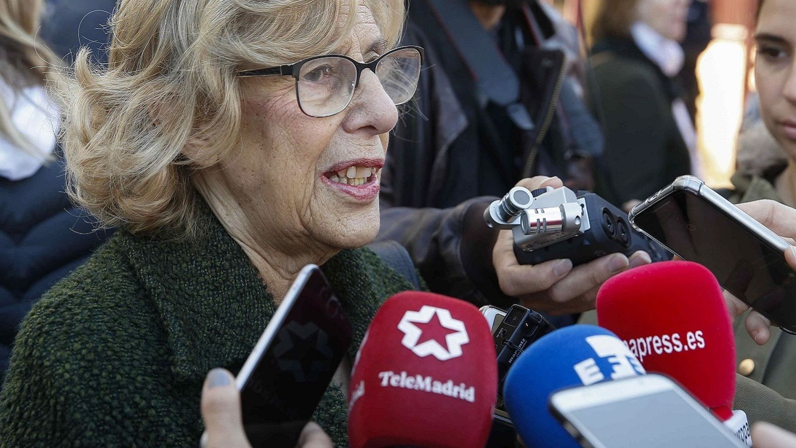 Carmena ante la prensa tras votar