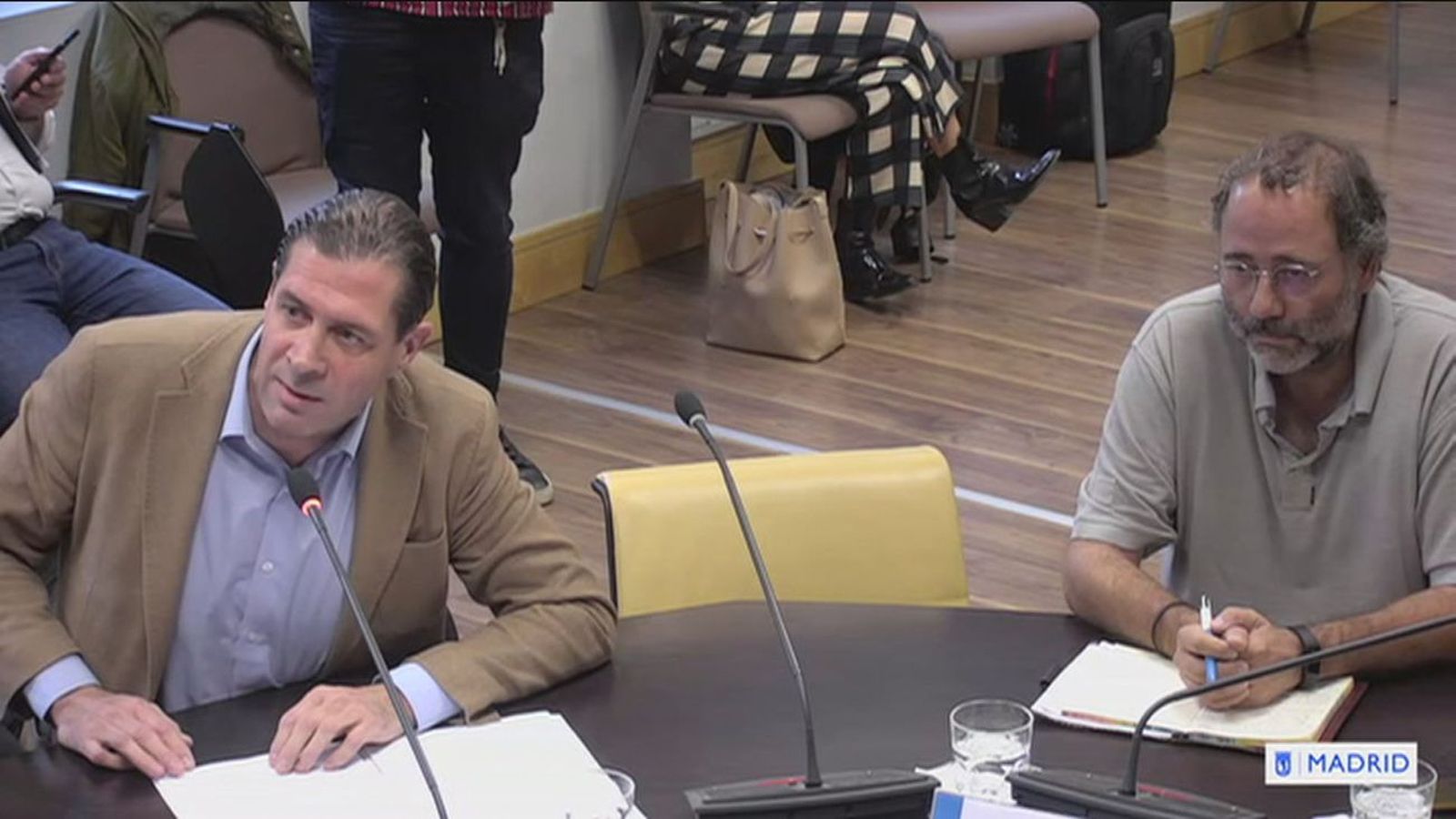 Intercambio de insultos entre un edil de Vox y un representante vecinal