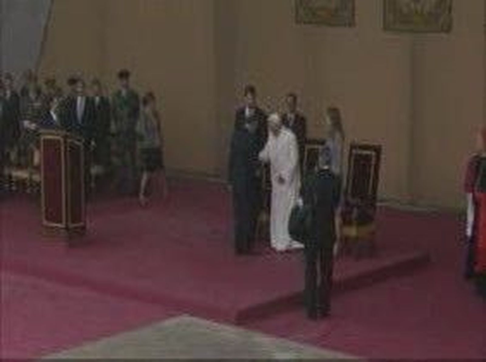 Autoridadesaeropeuto_2010116V0.wmv