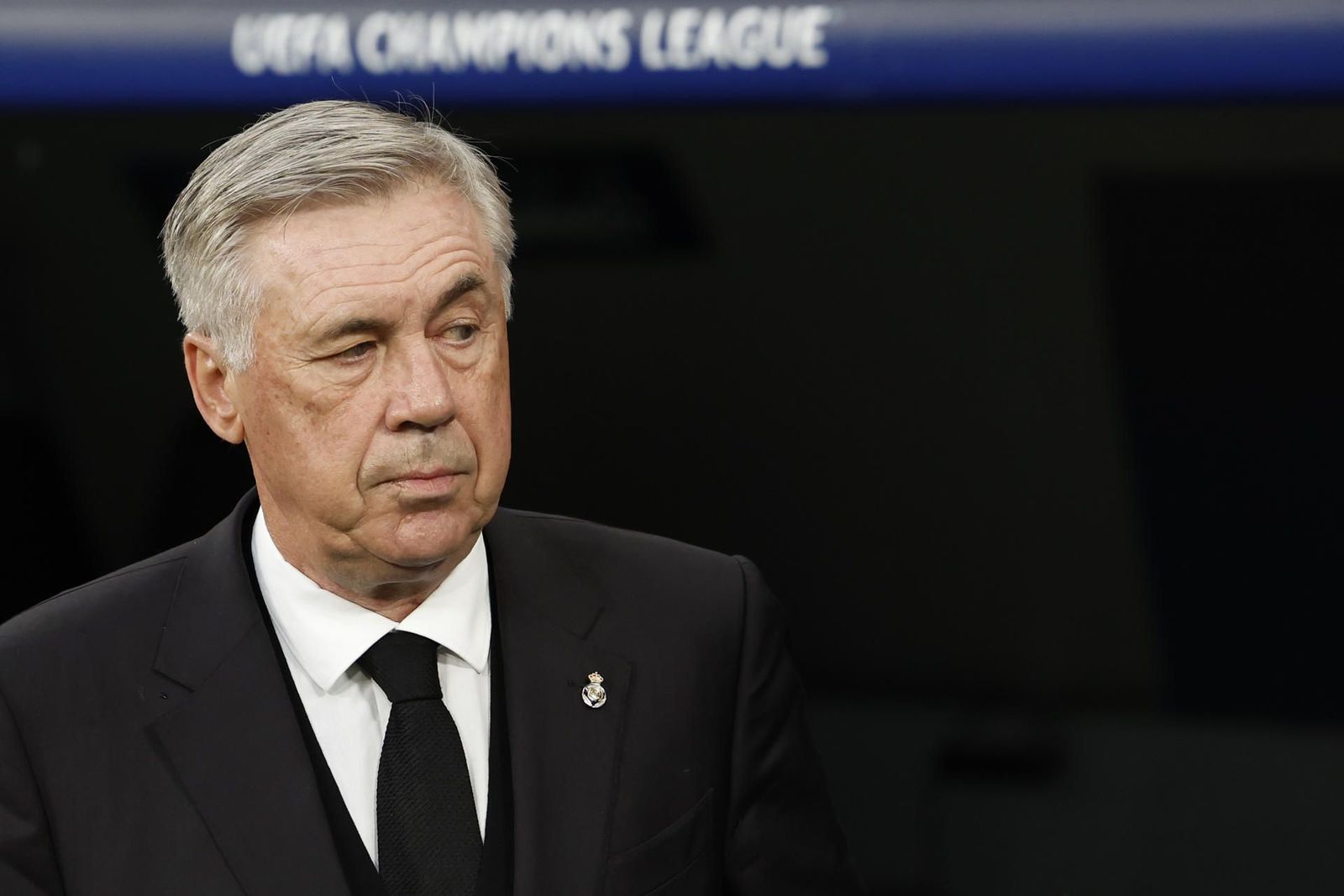 Ancelotti se queja del gol del City, precedido de un balón que salió del campo