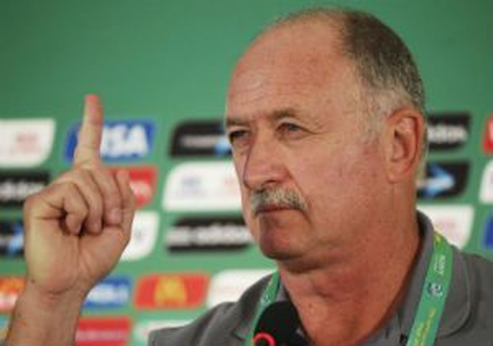 Scolari enreda con Diego Costa