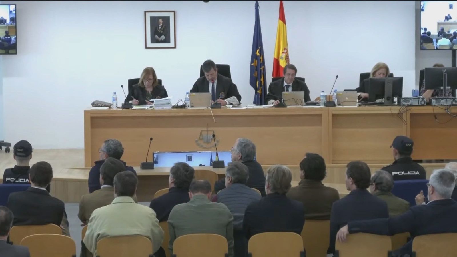 La defensa de los Ruiz-Mateos responsabiliza al patriarca del clan en el juicio de Nueva Rumasa y pide anular la prueba