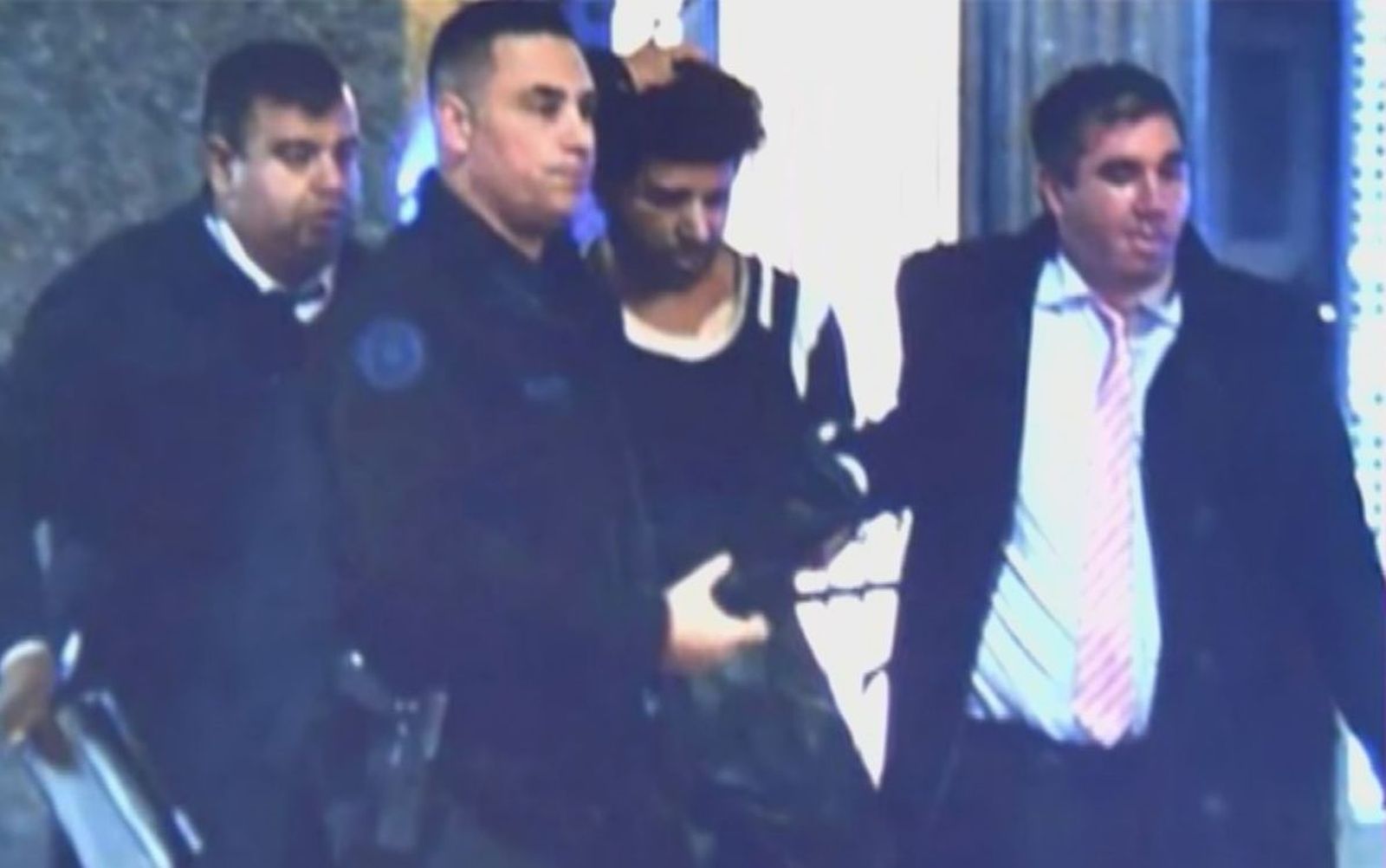 Momento de la detención de agresor